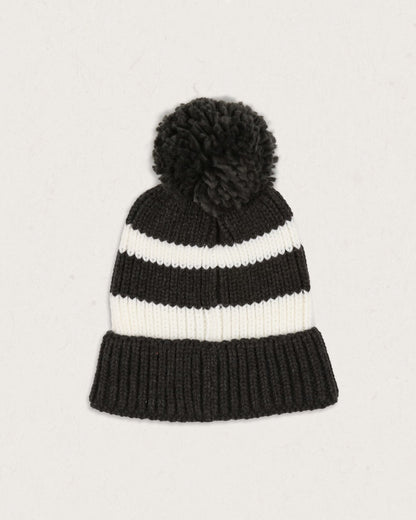 Summit Bobble Hat - Black - Lifestyle