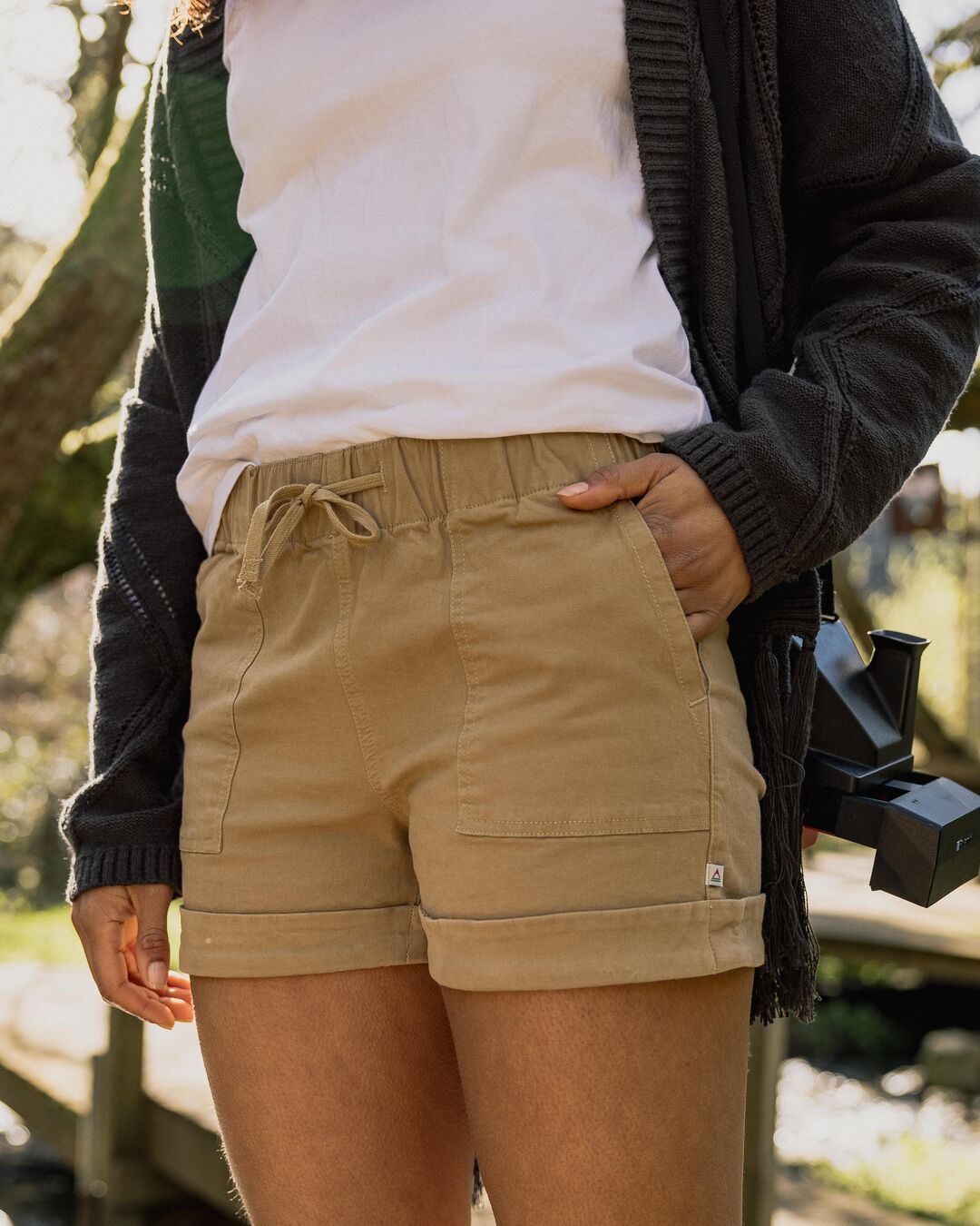 Carriso Cotton Short - Biscuit - Lifestyle