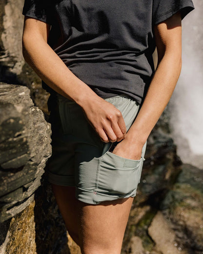 Laura All Purpose Short - Pistachio - Lifestyle